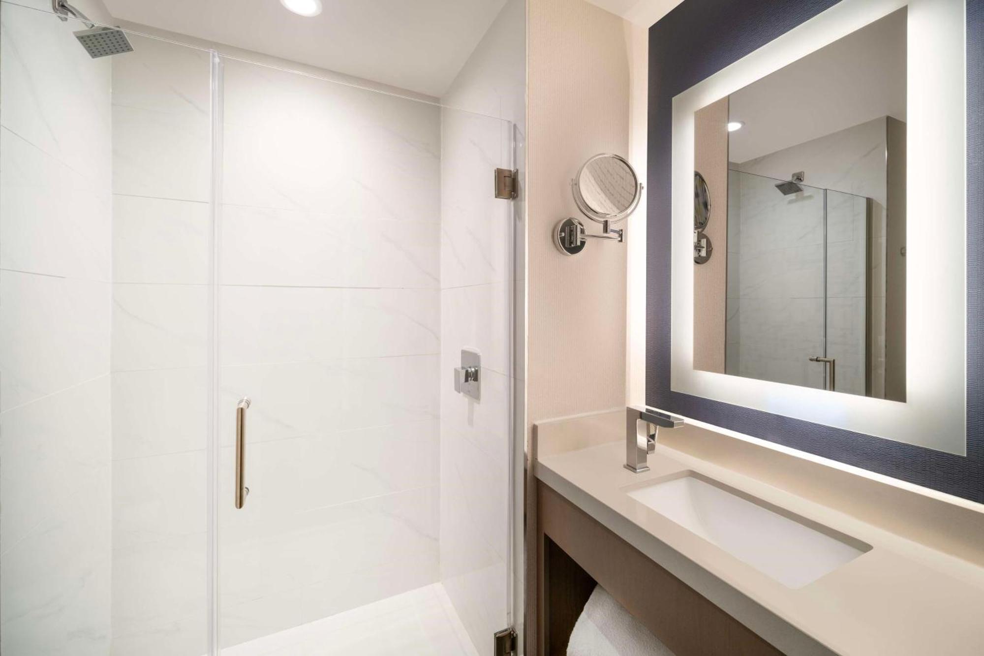 Doubletree By Hilton Long Island City, Ny Ню Йорк Екстериор снимка